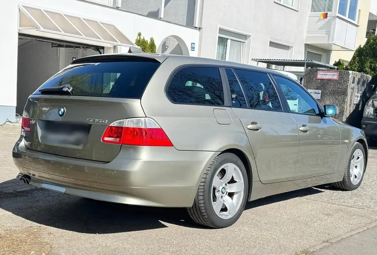 Gebraucht BMW 525 Sport Line 177 PS (130 kW) 2005 Beige Kombi