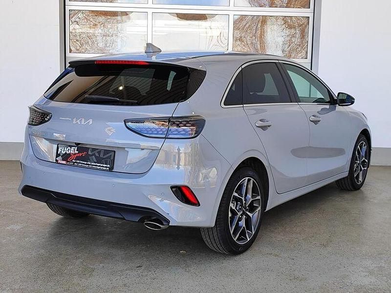 Gebraucht Kia Ceed 140 PS (102 kW) 2024 Wolf gray Kleinwagen