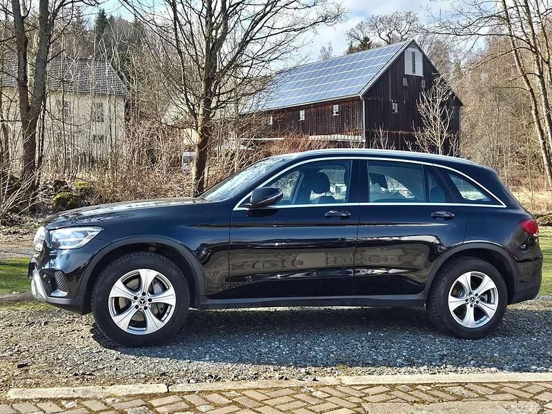 Gebraucht Mercedes GLC200 211 PS (155 kW) 2019 Schwarz  unilack SUV