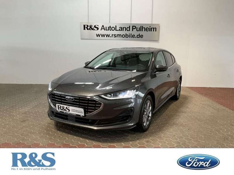 Grau Gebraucht 2024 Ford Focus Titanium Limousine | 21.899 € (Superpreis) - Bild 1/4