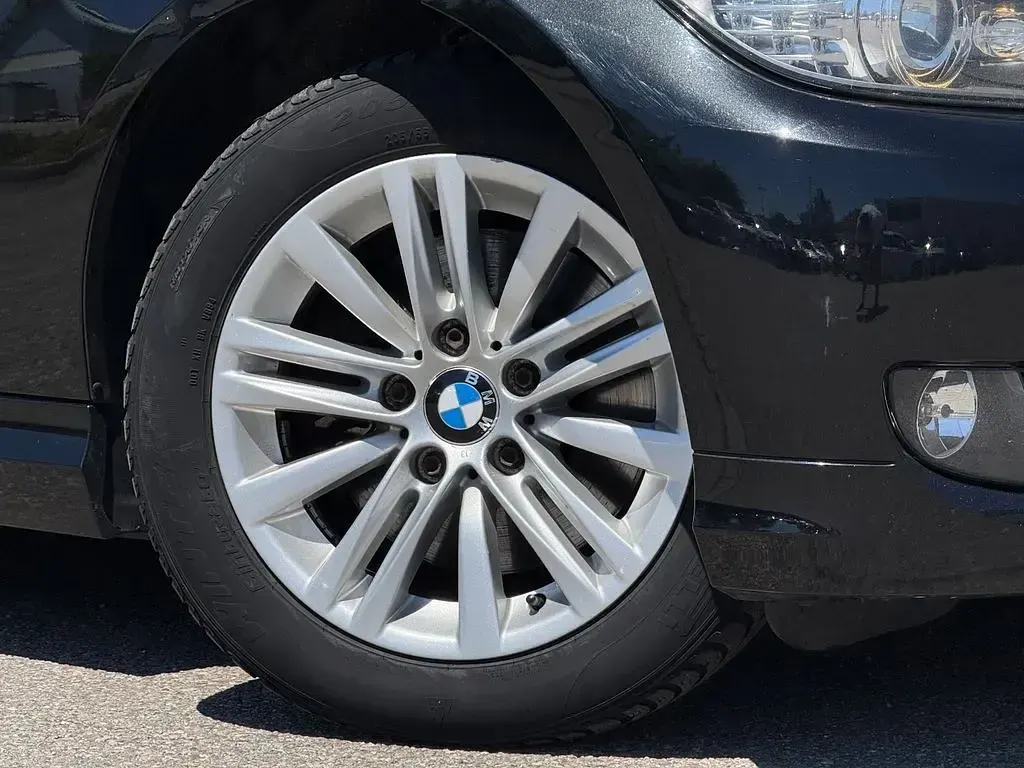 Gebraucht BMW 320 Comfort Edition 177 PS (130 kW) 2009 Schwarz Kombi