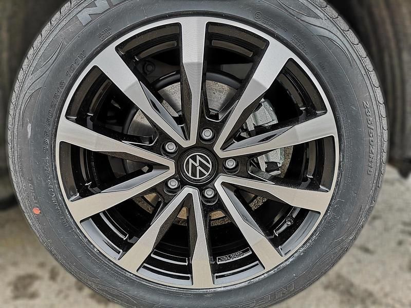 Neu VW Multivan Edition 150 PS (110 kW) 2026 Metallic Van