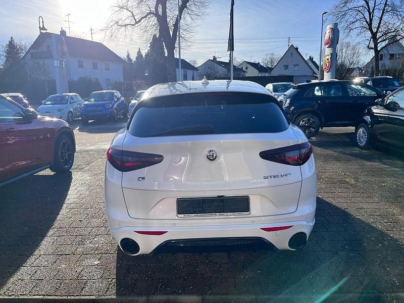 Gebraucht Alfa Romeo Stelvio Veloce 209 PS (153 kW) 2022 Weiß SUV