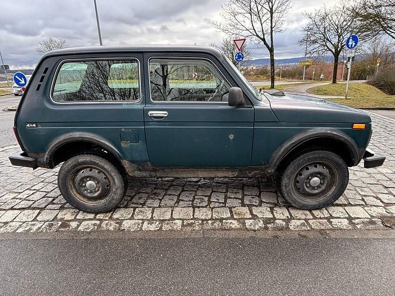 Gebraucht Lada niva 83 PS (61 kW) 2011 Grün SUV