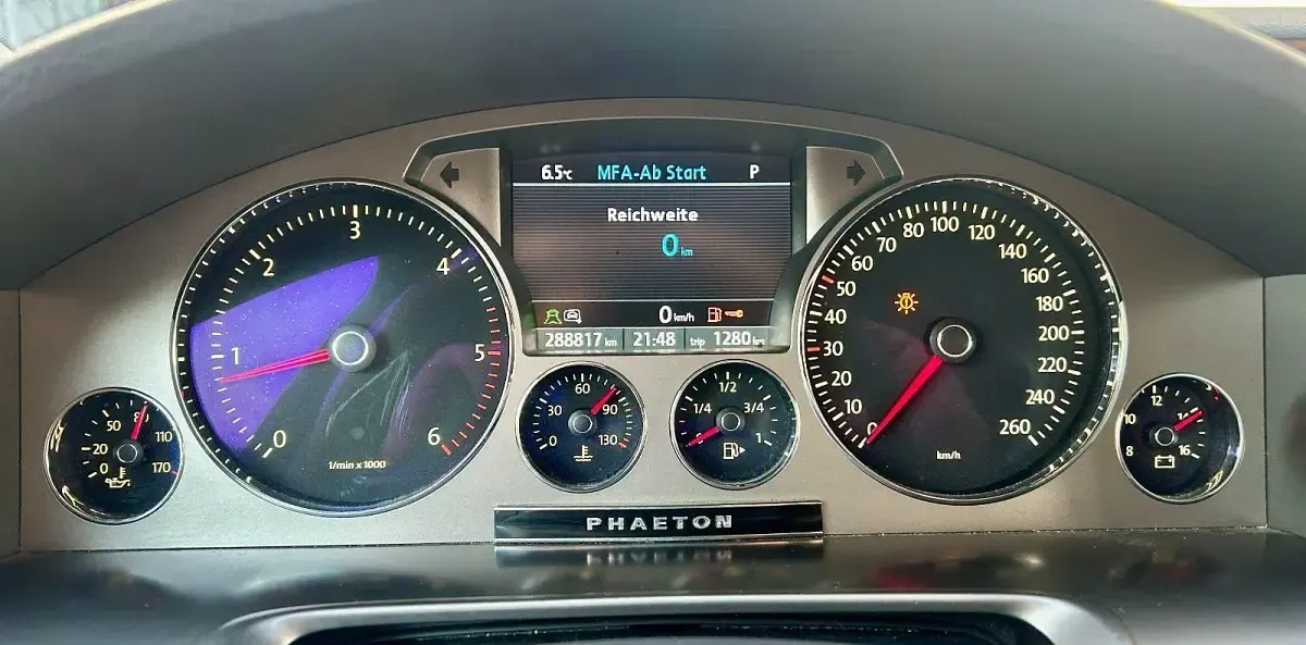Second-hand VW Phaeton 239 CP (175 kW) 2010 Gri Berlinǎ