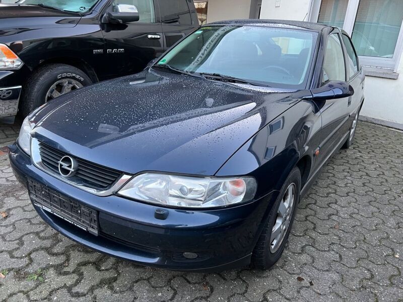 Gebraucht Opel Vectra Comfort 125 PS (91 kW) 2002 Blau Limousine