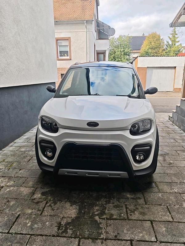 Weiß Gebraucht 2023 Microcar M.Go Kleinwagen | 15.450 € (Teuer) - Bild 1/4