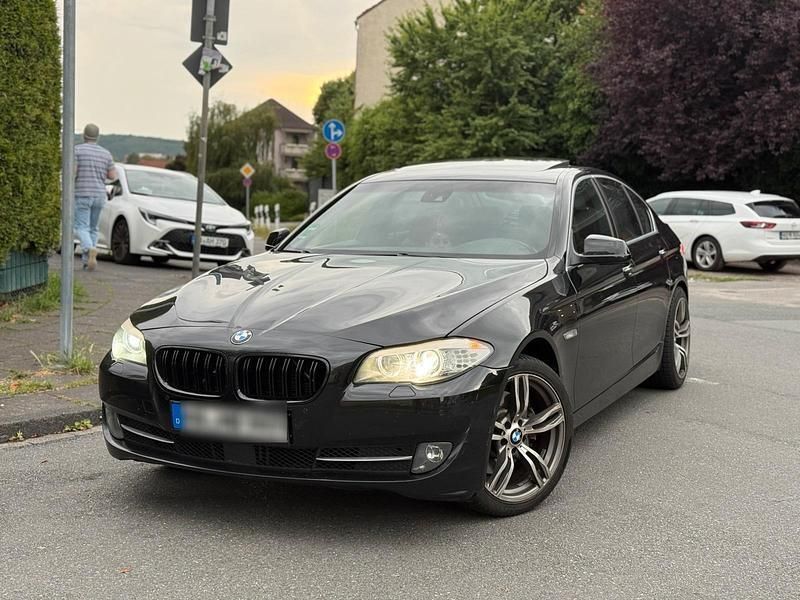 Schwarz Gebraucht 2010 BMW 530 Limousine | 11.750 € (Etwas zu teuer) - Bild 1/4