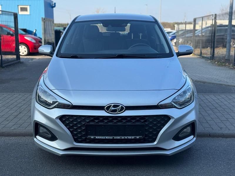 Gebraucht Hyundai i20 Active 84 PS (61 kW) 2020 Silber Kleinwagen