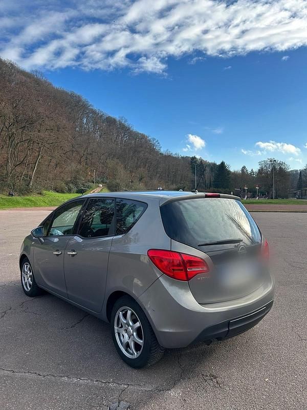 Gebraucht Opel Meriva 100 PS (73 kW) 2011 Van / Kleinbus