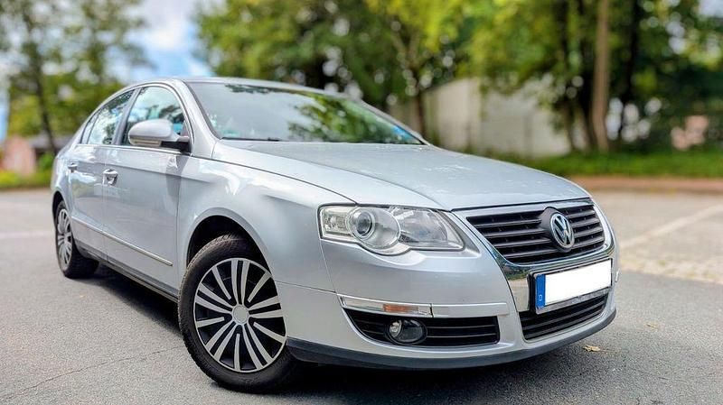 Silber Gebraucht 2010 VW Passat Comfortline Limousine | 3.500 € (Guter Preis) - Bild 1/4
