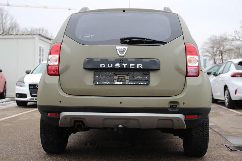 Gebraucht Dacia Duster Black Shadow 125 PS (91 kW) 2017 Grün SUV