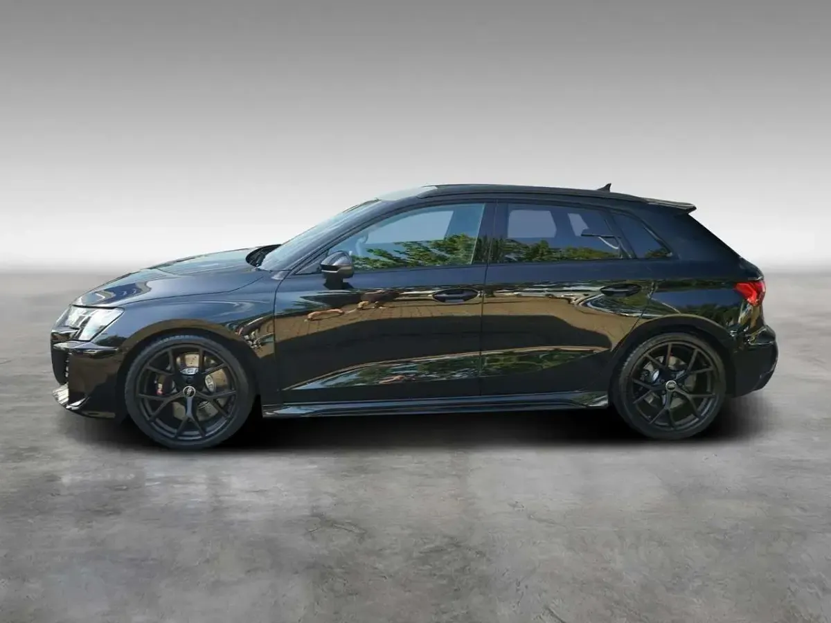 Second-hand Audi RS3 400 CP (294 kW) 2026 Negru Berlinǎ
