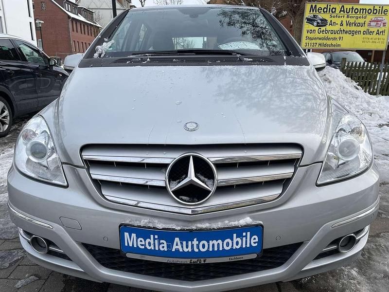 Gebraucht Mercedes B180 116 PS (85 kW) 2011 Grau Van / Kleinbus