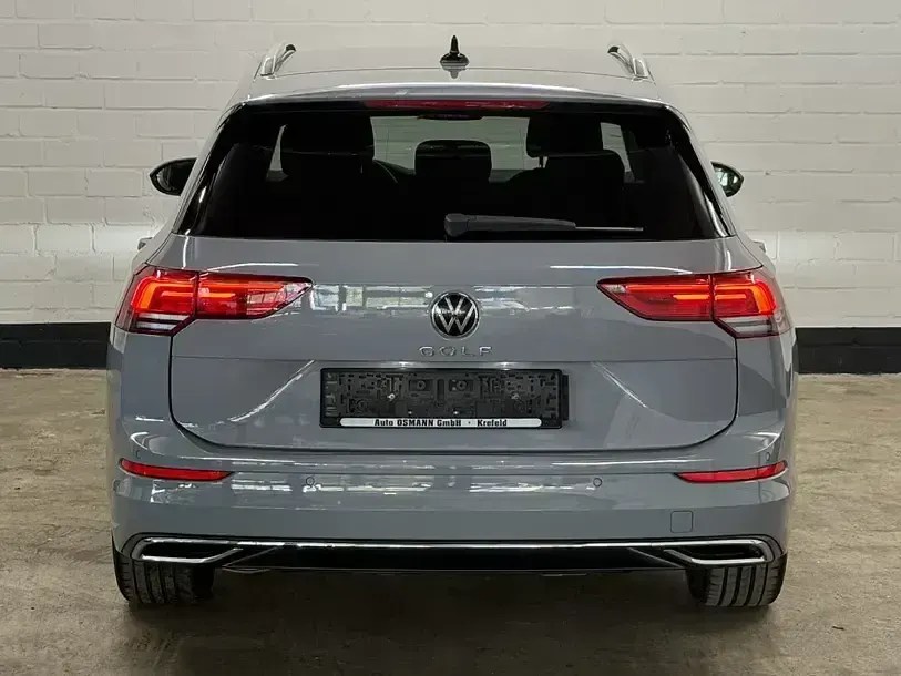 Gebraucht VW Golf VIII Move 116 PS (85 kW) 2024 Mondsteingrau Kombi