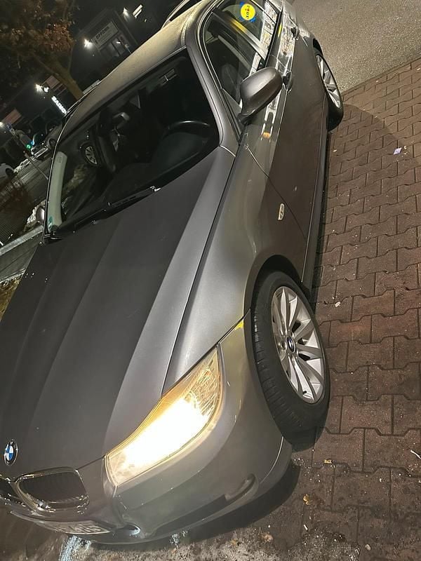 Second-hand BMW 320 170 CP (125 kW) 2009 Gri Berlinǎ