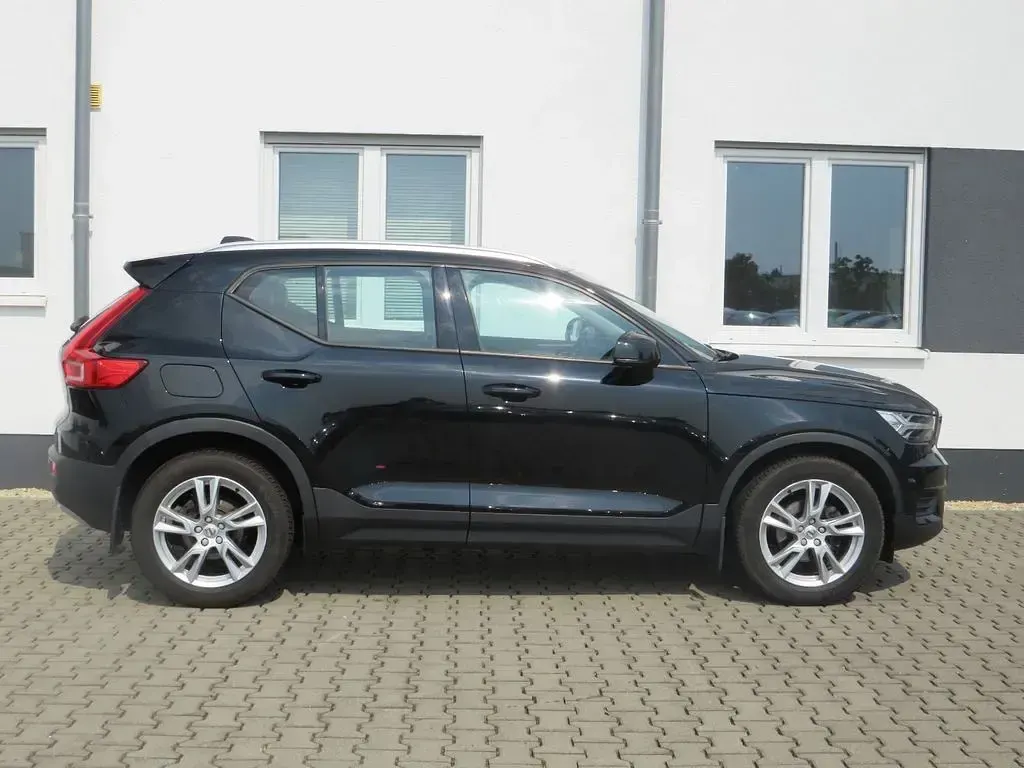 Gebraucht Volvo XC40 Momentum 150 PS (110 kW) 2020 Schwarz SUV