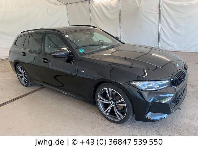 Black metallic Gebraucht 2024 BMW 320 M Sport Kombi | 38.950 € (Fairer Preis) - Bild 1/4