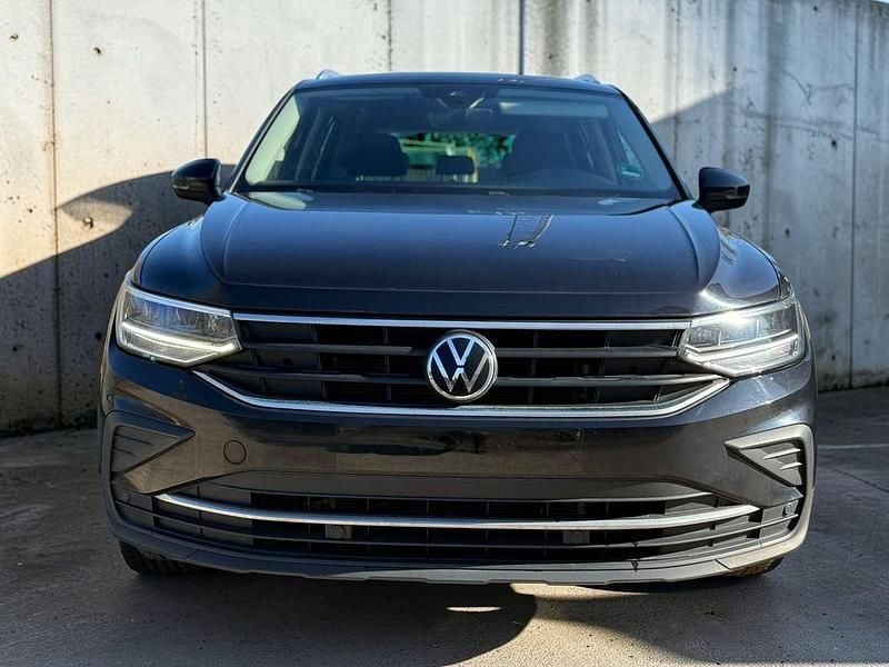 Usata VW Tiguan Active 122 CV (89 kW) 2021 Nero SUV