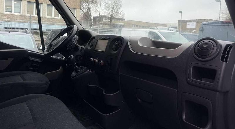 Gebraucht Opel Movano 131 PS (96 kW) 2017 Weiß Van / Kleinbus