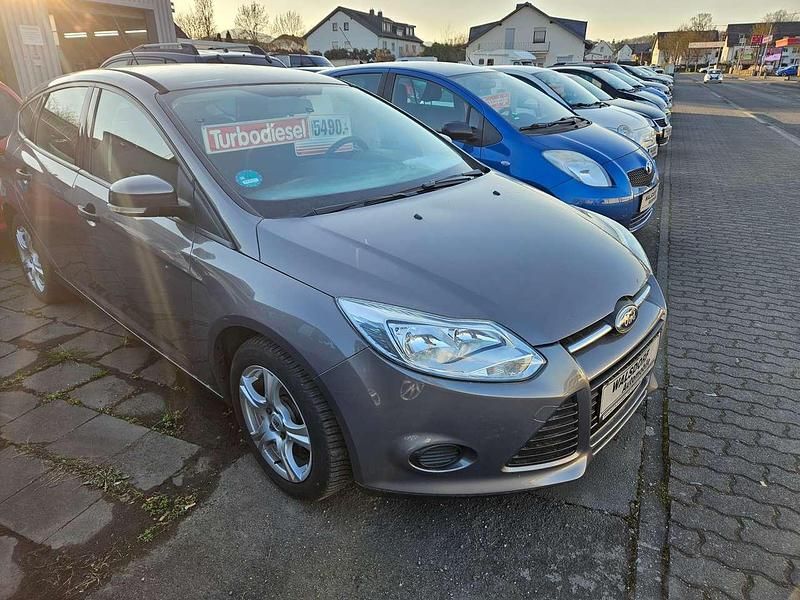 Gebraucht Ford Focus Ambiente 95 PS (69 kW) 2014 Brisbane braun (met.) Kleinwagen