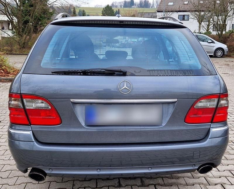 Gebraucht Mercedes E280 190 PS (139 kW) 2008 Grau Kombi