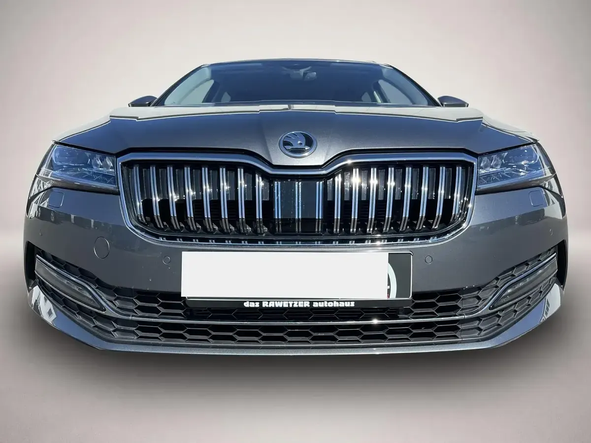 Gebraucht Skoda Superb Style 190 PS (139 kW) 2024 Manufacturer Kombi