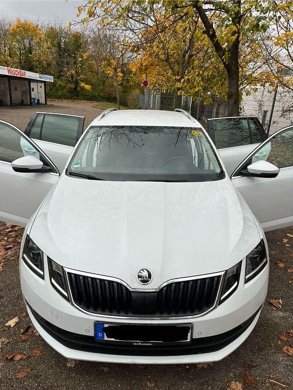Weiß Gebraucht 2019 Skoda Octavia Soleil Kombi | 17.200 € (Fairer Preis) - Bild 1/4
