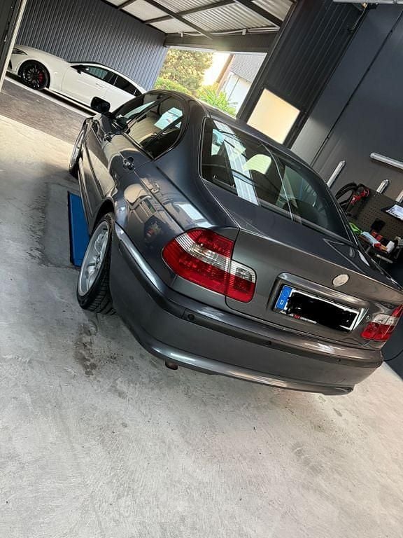 Gebraucht BMW 320 150 PS (110 kW) 2003 Grau Limousine