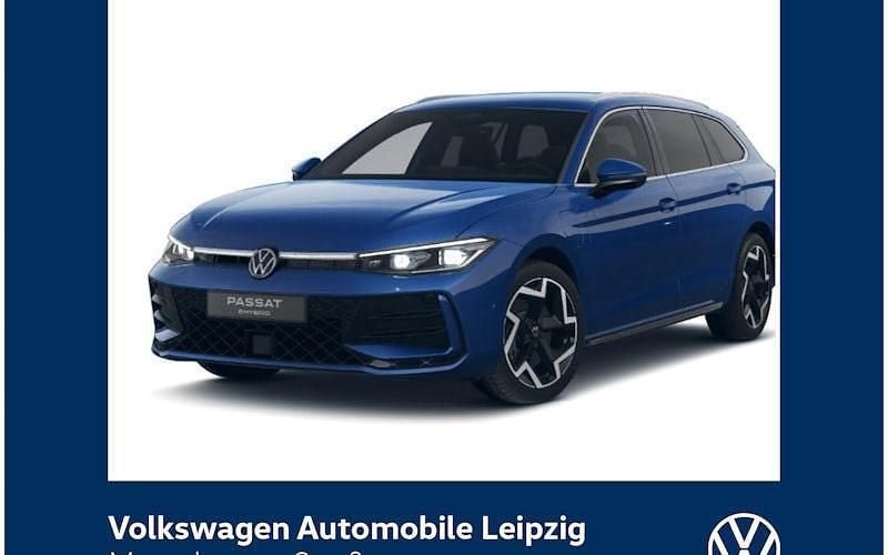 Blau Gebraucht 2024 VW Passat R-line Kombi | 39.530 € (Guter Preis) - Bild 1/4