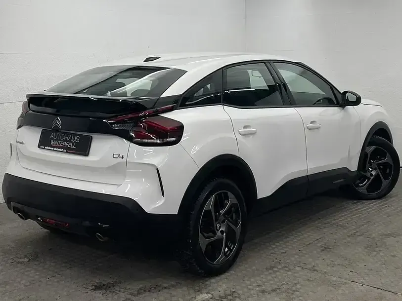 Gebraucht Citroën C4 Feel 131 PS (96 kW) 2023 Polarweiss SUV