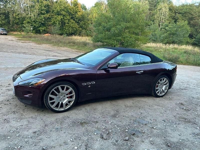 Rot Gebraucht 2017 Maserati GranCabrio Cabrio | 33.990 € - Bild 1/4