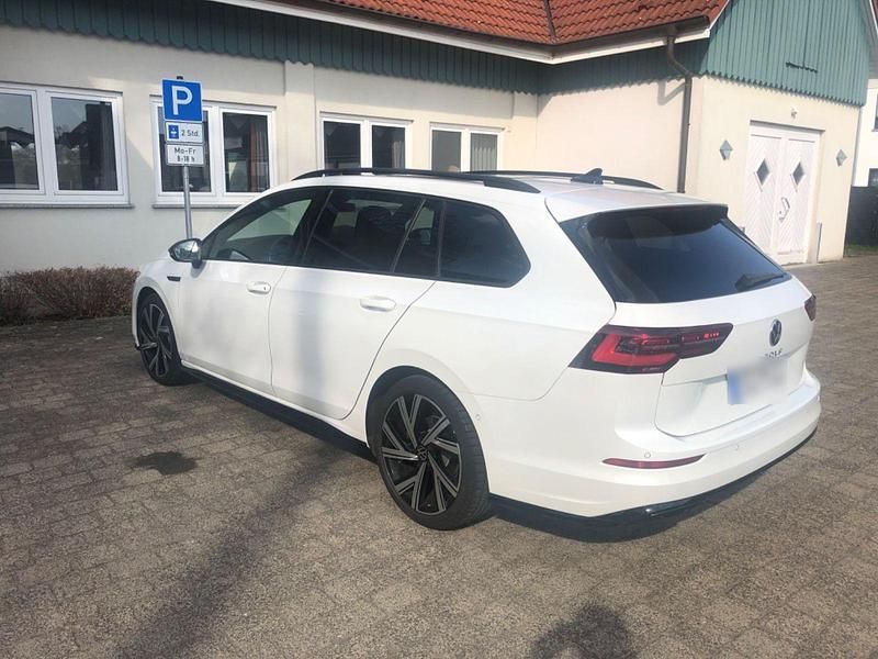 Gebraucht VW Golf VIII Style 190 PS (139 kW) 2022 Weiß Kombi