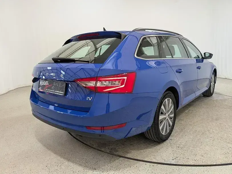 Gebraucht Skoda Superb Ambition 218 PS (160 kW) 2022 Energyblau Kombi