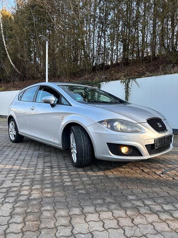 Silber Gebraucht 2012 Seat Leon Kleinwagen | 4.300 € (Superpreis) - Bild 1/4