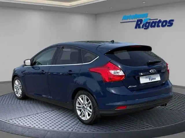 Używany Ford Focus Titanium 150 KM (110 kW) 2013 Niebieski Sedan/Limuzyna