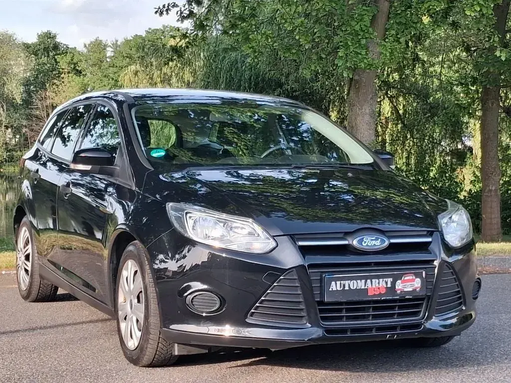 Gebraucht Ford Focus 101 PS (74 kW) 2014 Schwarz Limousine