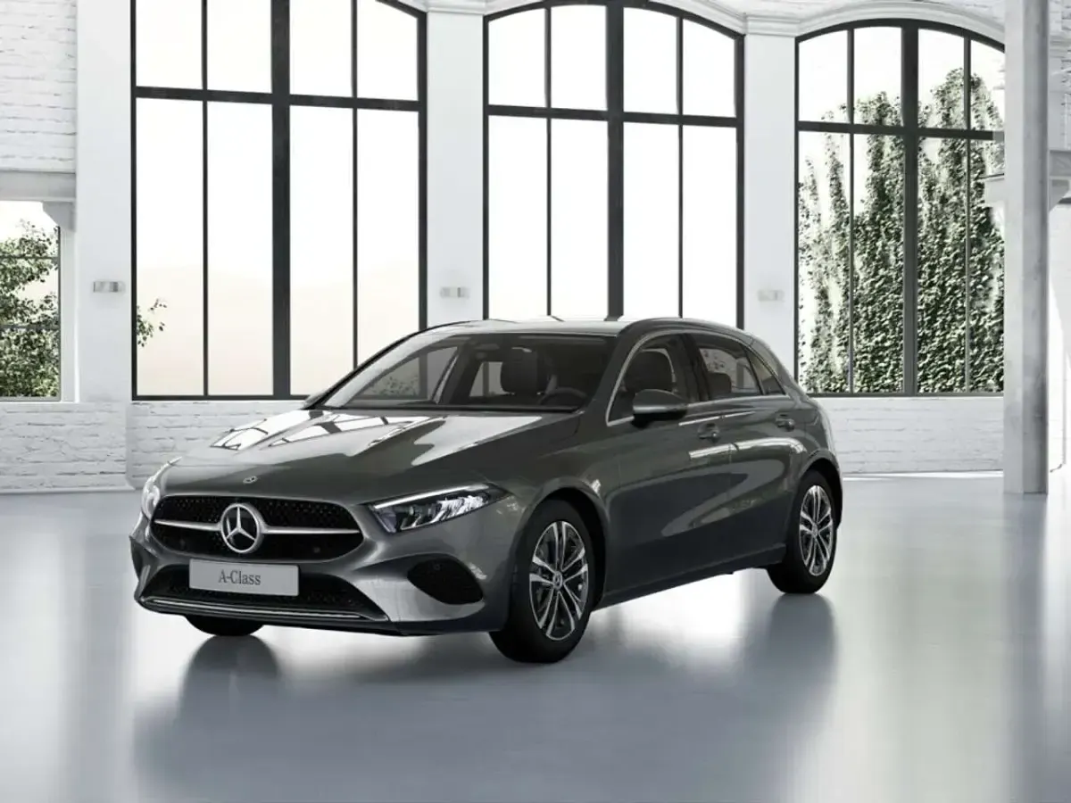 Gebraucht Mercedes A180 Progressive 136 PS (100 kW) 2025 Grau metalliclack mountaingrau Limousine