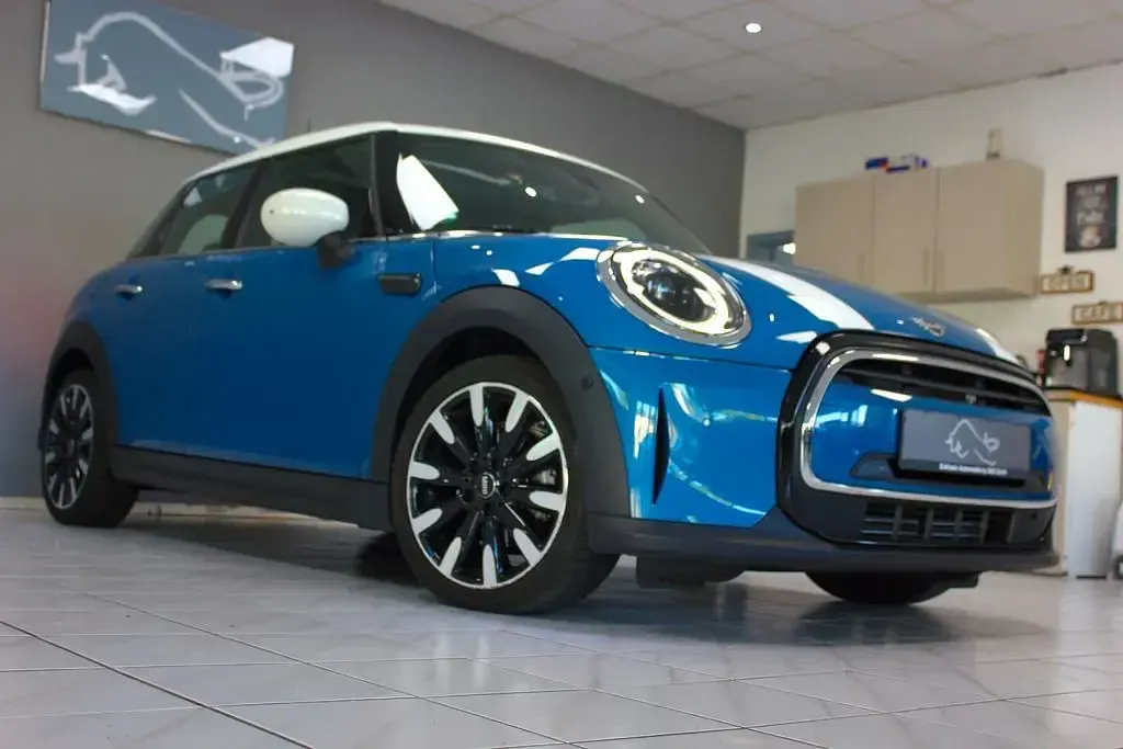 Używany Mini Cooper 136 KM (100 kW) 2023 Niebieski Hatchback