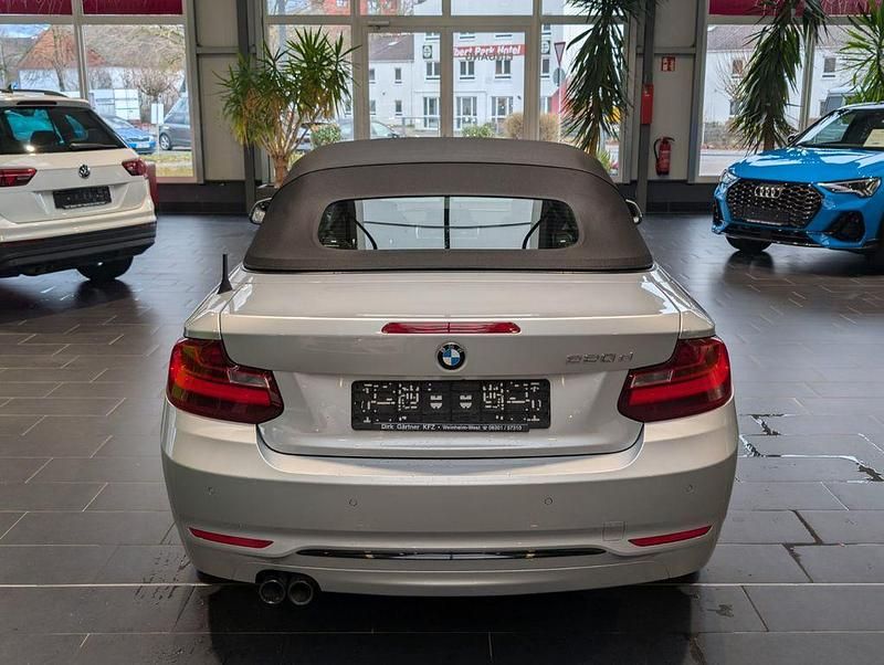 Gebraucht BMW 220 Sport Line 190 PS (139 kW) 2016 Silber Cabrio