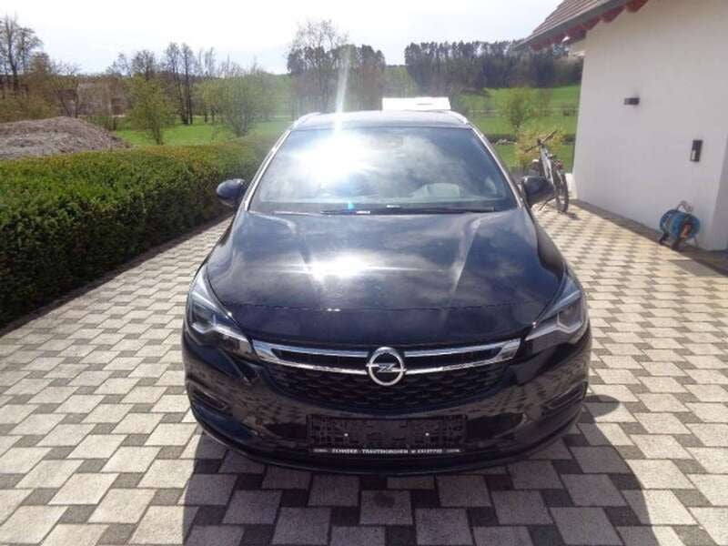 Onyx schwarz Gebraucht 2018 Opel Astra Dynamic Kombi | 12.500 € (Fairer Preis) - Bild 1/4