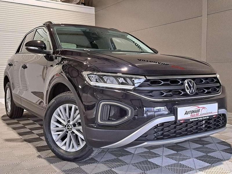 Schwarz Gebraucht 2023 VW T-Roc Life SUV | 24.970 € (Guter Preis) - Bild 1/3