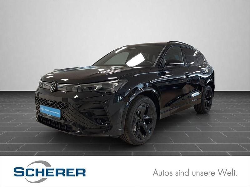 Deep black perleffekt (metallic) Gebraucht 2025 VW Tiguan R-line SUV | 41.900 € (Fairer Preis) - Bild 1/4