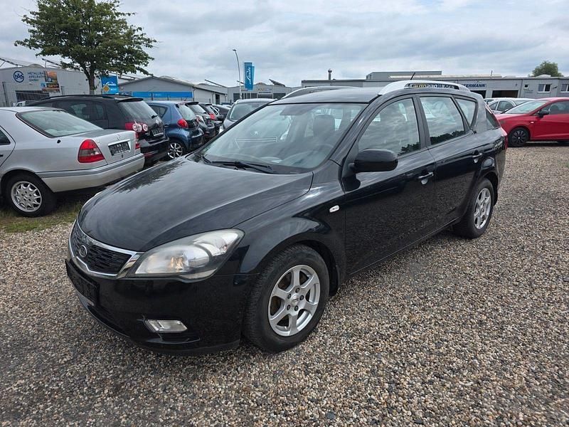 Schwarz Gebraucht 2010 Kia Ceed Kombi | 2.599 € (Teuer) - Bild 1/4