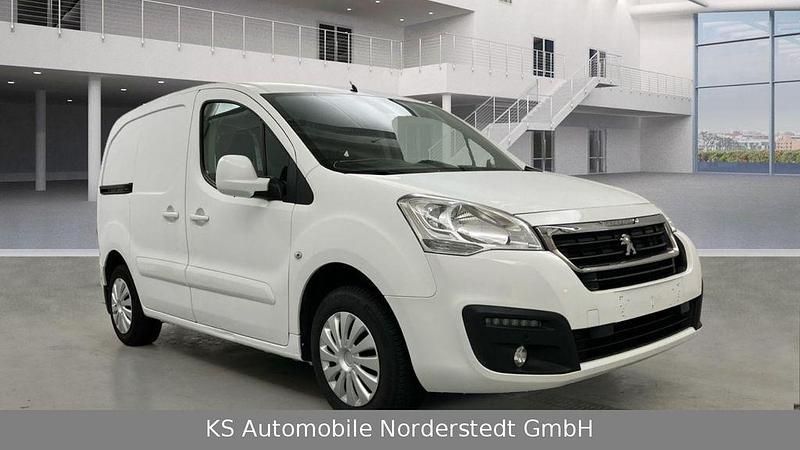Gebraucht Peugeot Partner Premium 99 PS (72 kW) 2018 Weiß Van / Kleinbus