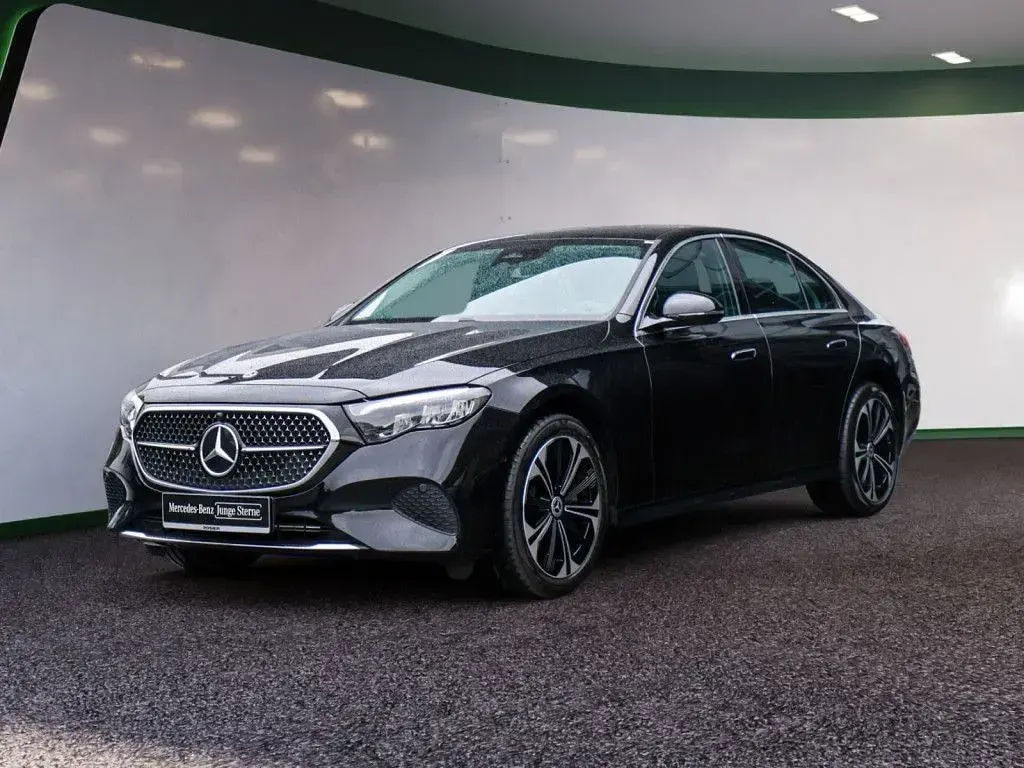 Gebraucht Mercedes E300 Advanced 313 PS (230 kW) 2024 Schwarz / obsidianschwarz Limousine
