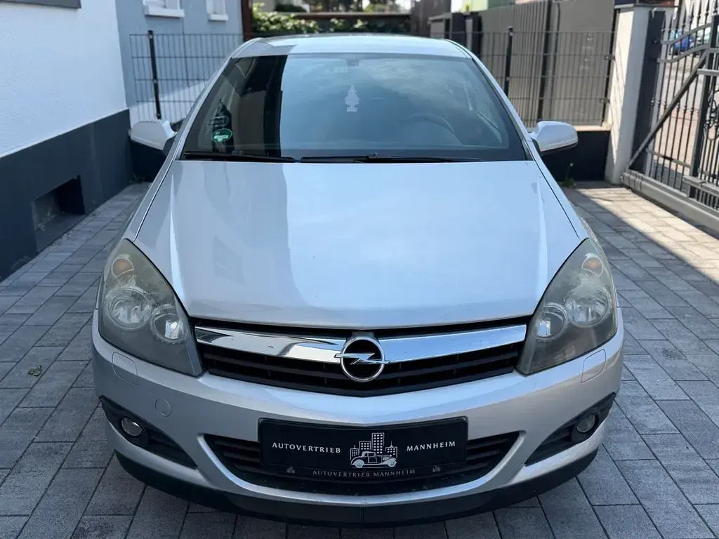 Gebraucht Opel Astra GTC Sport 125 PS (91 kW) 2005 Silber Coupé