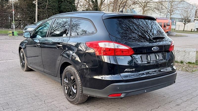 Gebraucht Ford Focus 125 PS (91 kW) 2013 Schwarz Kombi