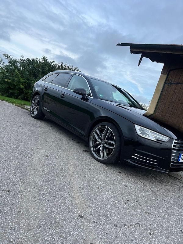 Gebraucht Audi A4 Ambiente 190 PS (139 kW) 2016 Schwarz Kombi