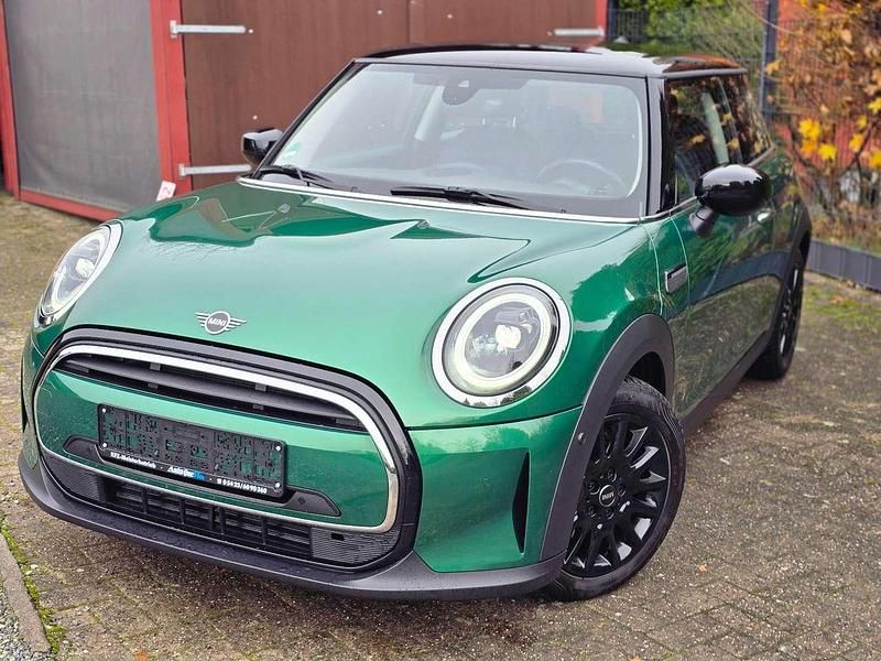 Gebraucht Mini Cooper Classic 136 PS (100 kW) 2023 Grün Kleinwagen